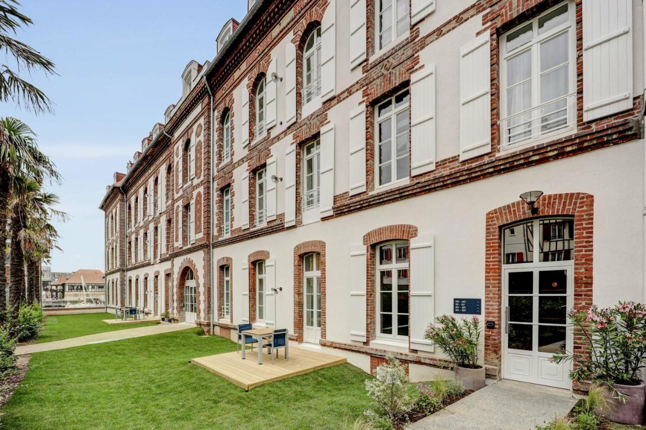 Résidence Pierre&Vacances Premium Presqu'Ile de la Touques Deauville Extérieur photo The Institut universitaire de technologie